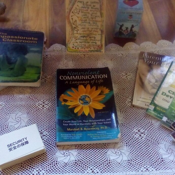 共感コミュニケーション講座 ブッククラブ(全6回・金曜 昼クラス) 共感コミュニケーション講座 ブッククラブ(全6回・金曜 昼クラス)